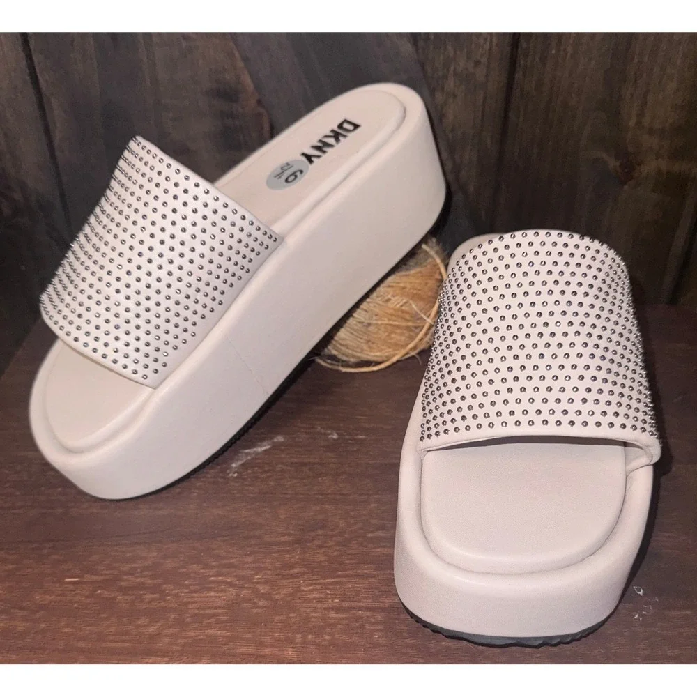 Coastal‎ DKNY Cream Rhinestone Studded Chunky Platform Slide Sandals Size 9.5